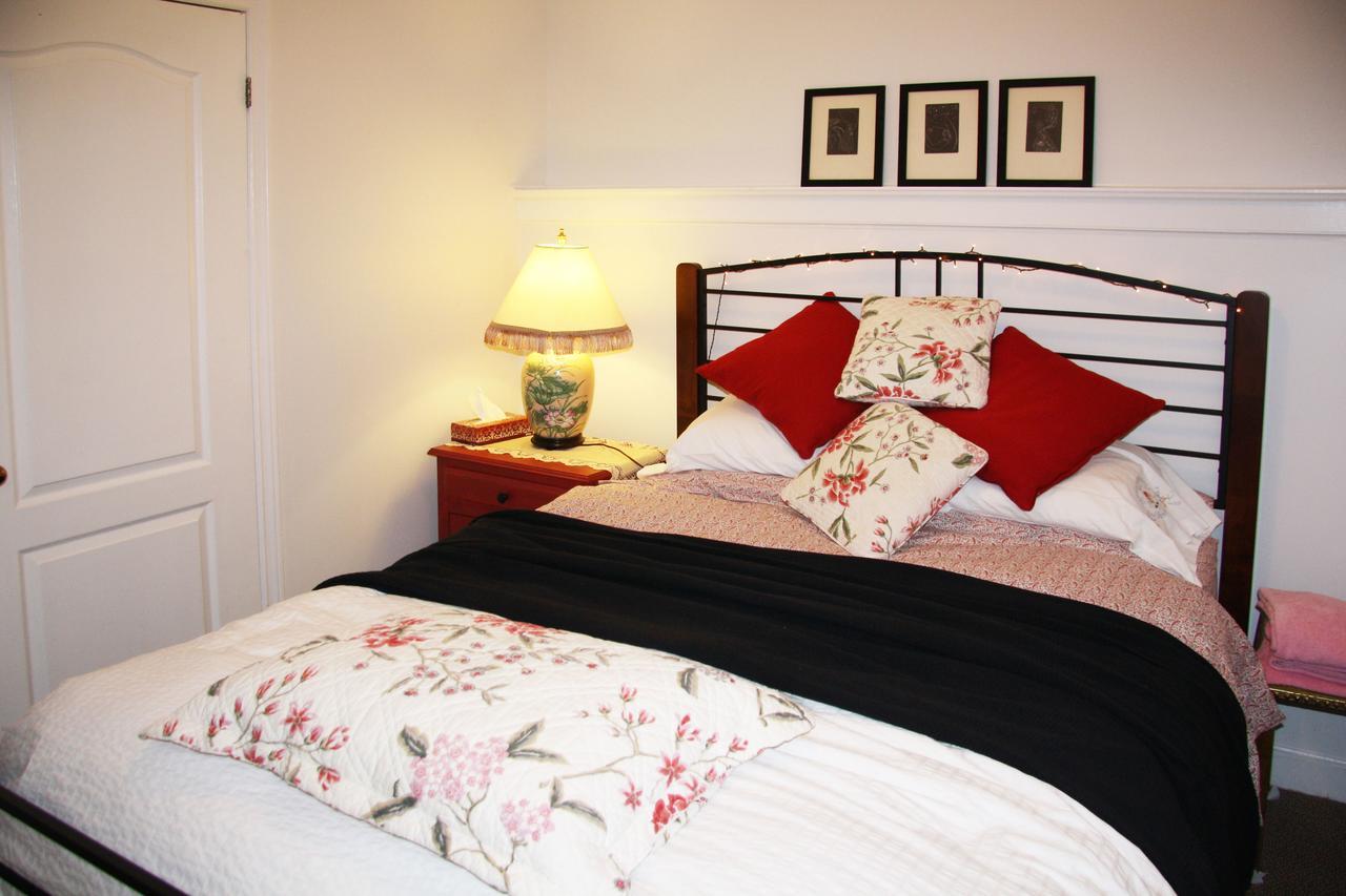 2 Moon Cottage Niagara-on-the-Lake Exterior photo